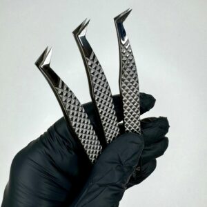 Pensetă pentru gene Magic Volume